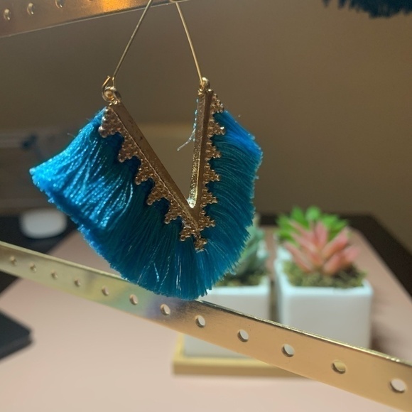 SALE💚 any 3 for $18 💚 Bohemian Tassel Fan Hoop Earrings Statement - Picture 3 of 6